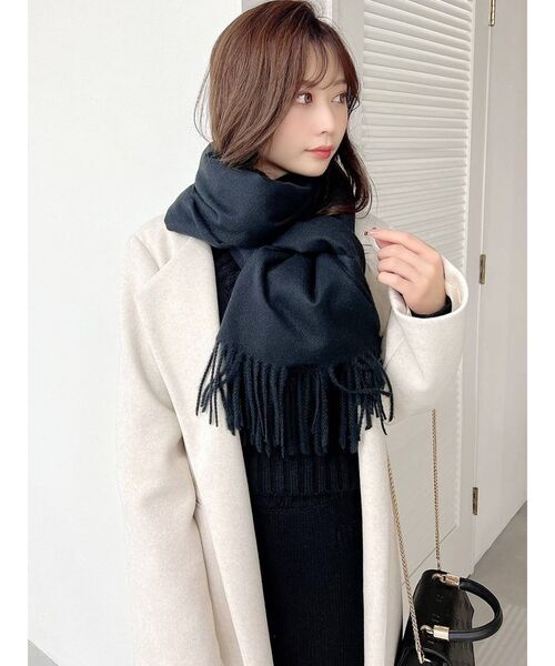 RESEXXY（リゼクシー）の「ウォーム大判ストール（ストール/ショール・レディース・ブラック/ベージュ/アイボリー・FREE）」の4枚目の写真