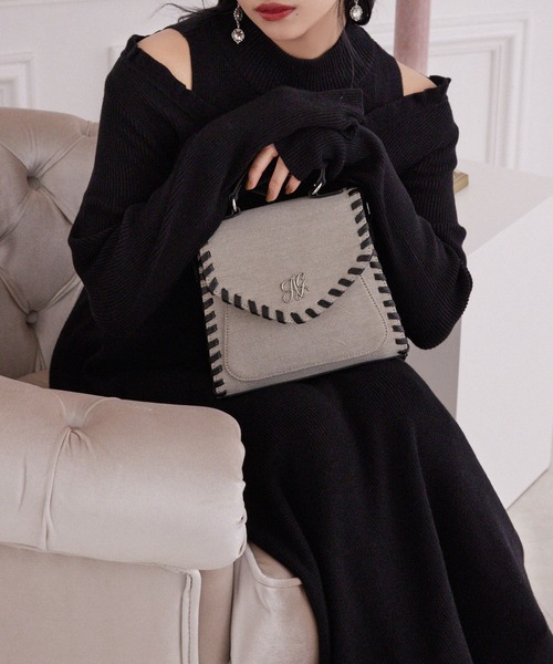 ANDGEEBEE（アンジービー）の「コードショルダーバッグ（ショルダーバッグ・レディース・ベージュ・MEDIUM）」の10枚目の写真