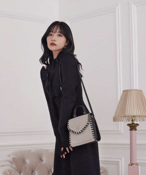 ANDGEEBEE（アンジービー）の「コードショルダーバッグ（ショルダーバッグ・レディース・ベージュ・MEDIUM）」の8枚目の写真