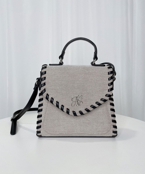 ANDGEEBEE（アンジービー）の「コードショルダーバッグ（ショルダーバッグ・レディース・ベージュ・MEDIUM）」の6枚目の写真