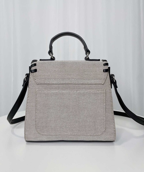 ANDGEEBEE（アンジービー）の「コードショルダーバッグ（ショルダーバッグ・レディース・ベージュ・MEDIUM）」の5枚目の写真