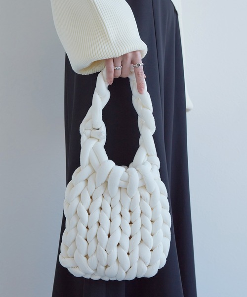 w closet（ダブルクローゼット）の「チャンキーニットバッグ（ハンドバッグ・レディース・ブラック/オフホワイト/ラベンダー・FREE）」の5枚目の写真