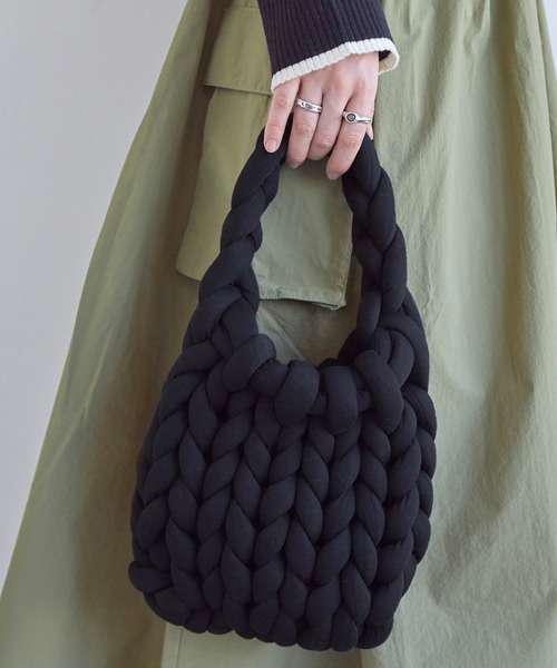 w closet（ダブルクローゼット）の「チャンキーニットバッグ（ハンドバッグ・レディース・ブラック/オフホワイト/ラベンダー・FREE）」の7枚目の写真