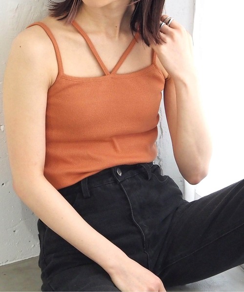 tiptop（ティップトップ）の「【選べる2サイズ/web限定カラーあり】カップ付きホルターキャミソール（キャミソール・レディース・オレンジ/グリーン/オフホワイト/ブラック/A/グリーン系その他/ブルー/チャコールグレー/レッド・FREE/SHORT）」の8枚目の写真