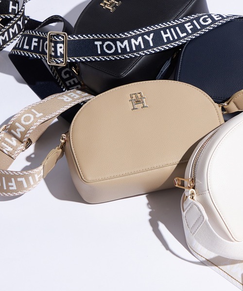 TOMMY HILFIGER（トミーヒルフィガー）の「【オンライン限定】ハーフムーンショルダーバッグ（ショルダーバッグ・レディース・ベージュ/ネイビー/ブラック/アイボリー/ホワイト・FREE）」の4枚目の写真