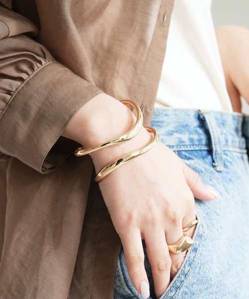 GOLDY（ゴールディ）の「【GOLDY】2連風メタルバングル（ブレスレット・レディース・シルバー/ゴールド・FREE）」の11枚目の写真