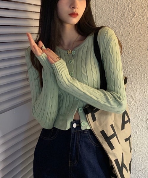 a lot of love（ア ロット オブ ラブ）の「ショート丈ケーブル編みカーディガン（カーディガン/ボレロ・レディース・ホワイト/ブラック/ラベンダー/グリーン/ブルー・FREE）」の4枚目の写真