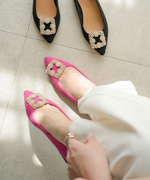 rectangle(レクタングル)の「パール&ビジューバックル付マルチウェイパンプス(パンプス・レディース・ブラック/ベージュ/ブルー/ピンク・SMALL/MEDIUM/LARGE)」の2枚目の写真