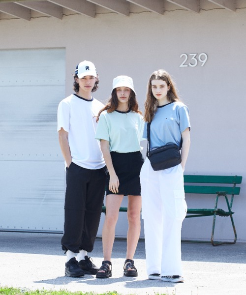 TOMMY HILFIGER（トミーヒルフィガー）の「【オンライン限定】【ユニセックス】トミーヒルフィガー80SリンガーTシャツ（Tシャツ/カットソー・メンズ・ブルー/グレー/ブラック/ネイビー/ベージュ/ピンク/グリーン/ホワイト/ブルー系/ネイビー系/ホワイト系・LARGE/MEDIUM/SMALL/X-LARGE/XX-LARGE/X-SMALL）」の21枚目の写真