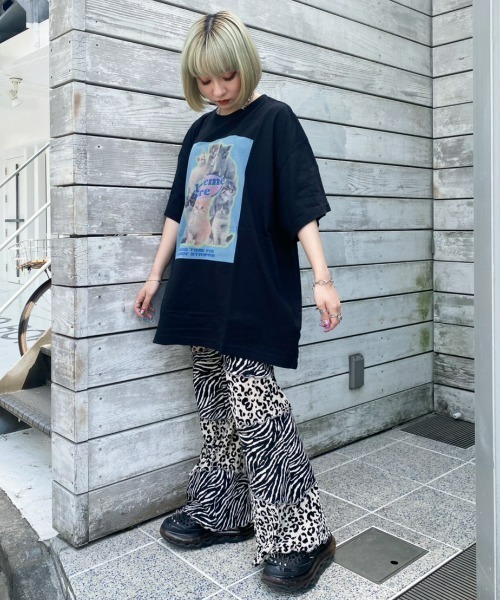 Candy Stripper(キャンディストリッパー)の「LOVE ME MORE BIG Tシャツ(Tシャツ/カットソー・レディース・ブラック/オフホワイト/ピンク・2)」の17枚目の写真