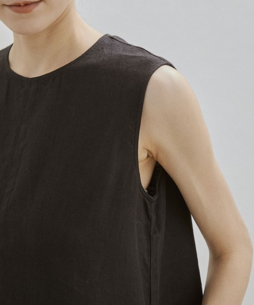 SALON adam et rope'（サロン アダム エ ロペ）の「【セットアップ対応・手洗い可能】麻ツイルノースリーブフレアワンピース（ワンピース・レディース・ブラック/ピンク/カーキ・FREE）」の5枚目の写真