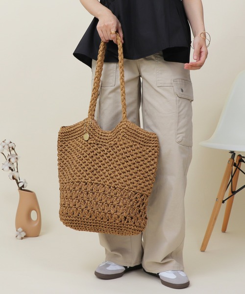 Bermosa（ベルモサ）の「かご編み トートバッグ かごバッグ（かごバッグ・レディース・ブラック/ベージュ/グレー/アイボリー・FREE）」の4枚目の写真