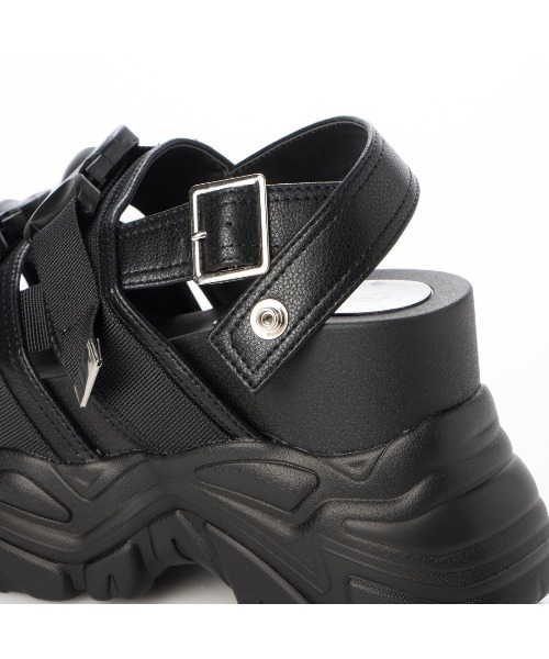 Mafmof(マフモフ)の「Mafmof(マフモフ)厚底ボリュームソールスポーツサンダル(サンダル・レディース・ブラック/ホワイト・LL/M/S/L)」の15枚目の写真