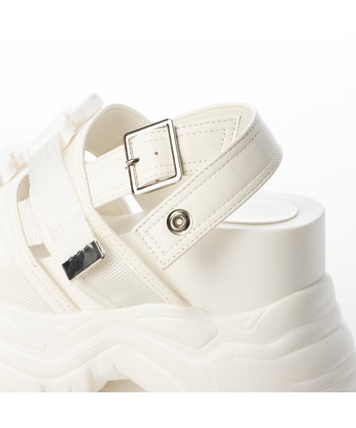 Mafmof(マフモフ)の「Mafmof(マフモフ)厚底ボリュームソールスポーツサンダル(サンダル・レディース・ブラック/ホワイト・LL/M/S/L)」の16枚目の写真