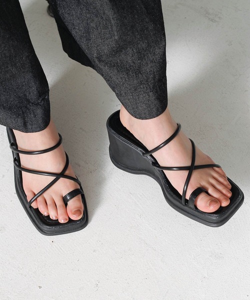 Crisp（クリスプ）の「バルキーヒールコードサンダル（サンダル・レディース・ブラック/アイボリー・36/37/38）」の7枚目の写真