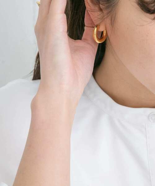 KBF(ケイビーエフ)の「ラウンドフープピアス22mm(ピアス(両耳用)・レディース・その他1/シルバー/ゴールド・ONE)」の17枚目の写真