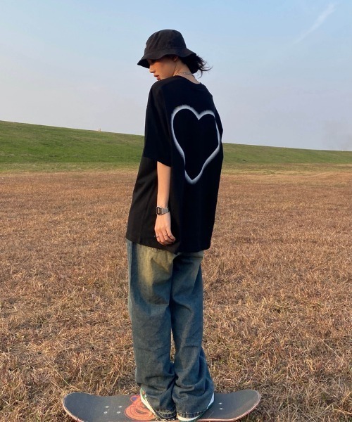 MGV(エムジーヴィー)の「ハートバックロゴTシャツ(Tシャツ/カットソー・レディース・ベージュ/ブラウン/ブラック・MEDIUM/LARGE/X-LARGE)」の10枚目の写真
