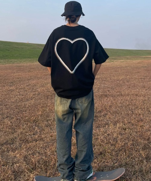 MGV(エムジーヴィー)の「ハートバックロゴTシャツ(Tシャツ/カットソー・レディース・ベージュ/ブラウン/ブラック・MEDIUM/LARGE/X-LARGE)」の11枚目の写真