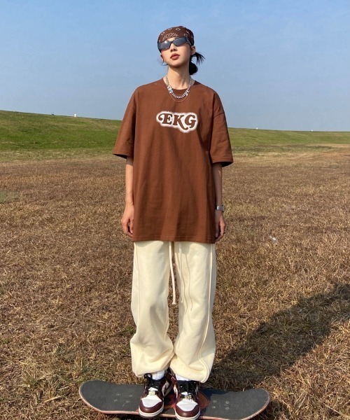 MGV(エムジーヴィー)の「ハートバックロゴTシャツ(Tシャツ/カットソー・レディース・ベージュ/ブラウン/ブラック・MEDIUM/LARGE/X-LARGE)」の15枚目の写真