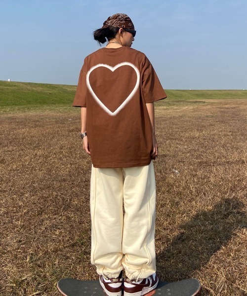 MGV(エムジーヴィー)の「ハートバックロゴTシャツ(Tシャツ/カットソー・レディース・ベージュ/ブラウン/ブラック・MEDIUM/LARGE/X-LARGE)」の20枚目の写真