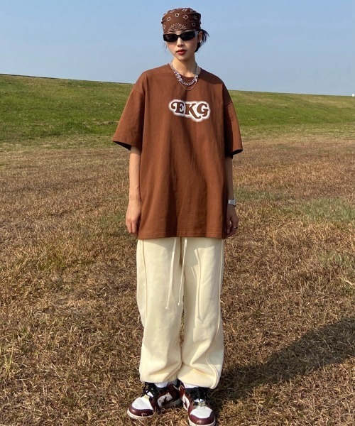 MGV(エムジーヴィー)の「ハートバックロゴTシャツ(Tシャツ/カットソー・レディース・ベージュ/ブラウン/ブラック・MEDIUM/LARGE/X-LARGE)」の13枚目の写真