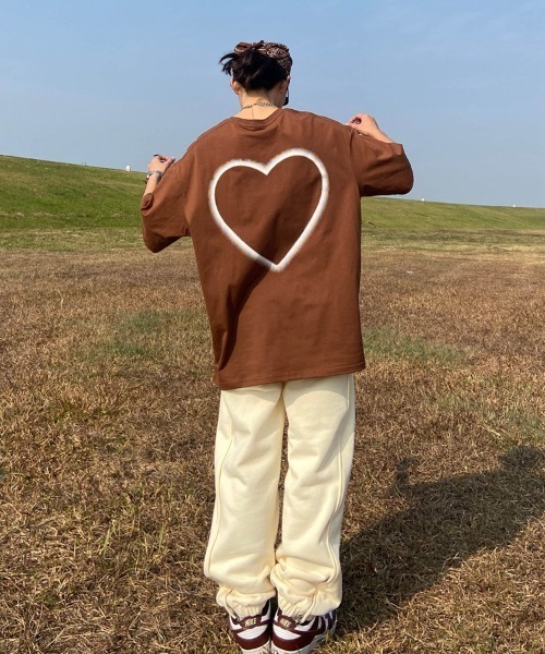 MGV(エムジーヴィー)の「ハートバックロゴTシャツ(Tシャツ/カットソー・レディース・ベージュ/ブラウン/ブラック・MEDIUM/LARGE/X-LARGE)」の21枚目の写真