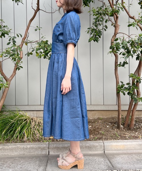 axes femme(アクシーズファム)の「ベルト付デニムワンピース(ワンピース・レディース・インディゴブルー/ホワイト/ワンウォッシュ・FREE)」の9枚目の写真