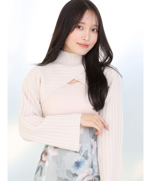 MERCURYDUO（マーキュリーデュオ）の「2WAYクロップドニットセット（ニット/セーター・レディース・チャコールグレー/アイボリー/ダークブラウン・FREE）」の4枚目の写真