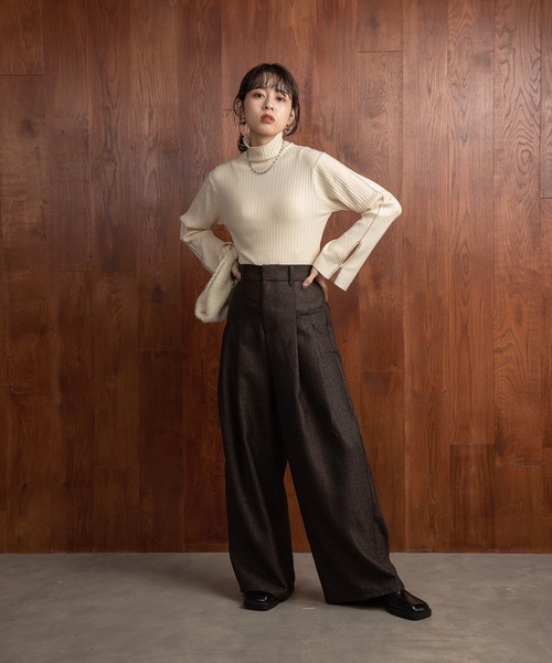 Amiur（エミレ）の「smart piping compact rib knit（ニット/セーター・レディース・ベージュ/アイボリー・FREE）」の5枚目の写真