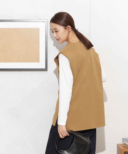 NANO universe(ナノユニバース)の「Vネックニットベスト×ロングTシャツ アンサンブルセット(ニット/セーター・レディース・キャメル/ブラック/グレー系その他4・FREE)」の22枚目の写真