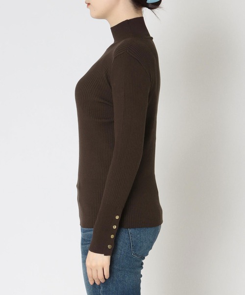 TITE IN THE STORE（ティテ　インザ　ストア）の「ゴールドボタンハイネックニットプルオーバー（ニット/セーター・レディース・オフホワイト/ブラウン/ブラック・38）」の13枚目の写真
