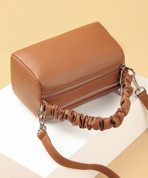 florist(フローリスト)の「【2way】シャーリングスクエアボストンバッグ/ショルダーバッグ(ボストンバッグ・レディース・スモークピンク/オフホワイト/ブラウン/グリーン/ベージュ/グレー/ブラック/レッド・FREE)」の11枚目の写真