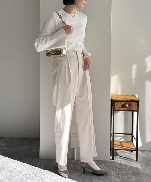 fredy emue(フレディエミュ)の「袖フレアリブニットプルオーバー(ニット/セーター・レディース・グレー/ブラック/オフホワイト/ライム・38)」の5枚目の写真