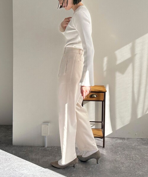 fredy emue(フレディエミュ)の「袖フレアリブニットプルオーバー(ニット/セーター・レディース・グレー/ブラック/オフホワイト/ライム・38)」の7枚目の写真