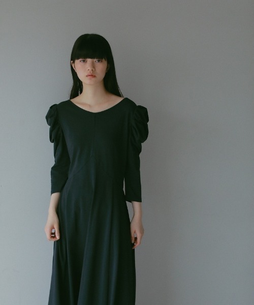 CASA FLINE（カーサフライン）の「バックカシュクールカットソードレス（ワンピース・レディース・ネイビー/ベージュ/カーキ・FREE）」の3枚目の写真