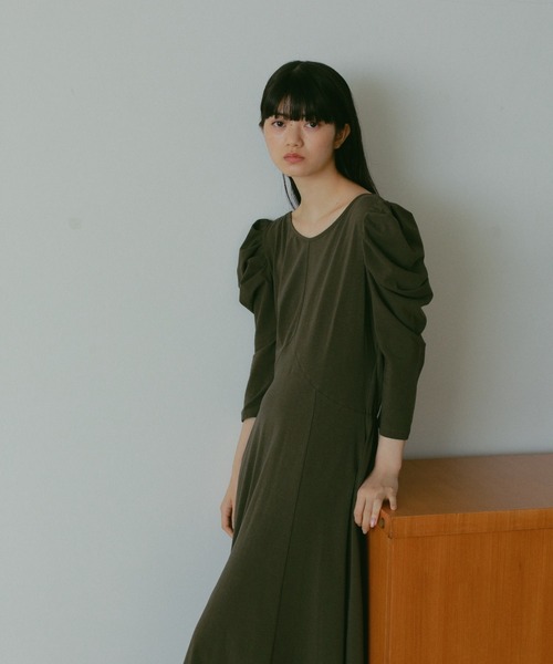 CASA FLINE（カーサフライン）の「バックカシュクールカットソードレス（ワンピース・レディース・ネイビー/ベージュ/カーキ・FREE）」の9枚目の写真