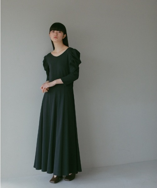 CASA FLINE（カーサフライン）の「バックカシュクールカットソードレス（ワンピース・レディース・ネイビー/ベージュ/カーキ・FREE）」の12枚目の写真