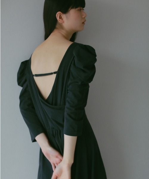 CASA FLINE（カーサフライン）の「バックカシュクールカットソードレス（ワンピース・レディース・ネイビー/ベージュ/カーキ・FREE）」の14枚目の写真