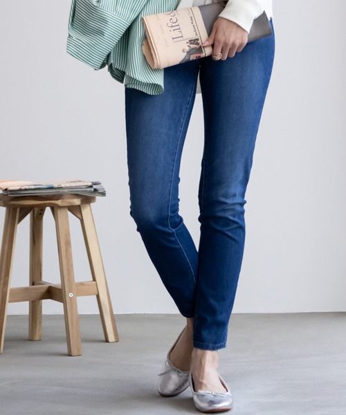 NAVY(ネイビー)の「NAVY パーフェクトレッグス レギンス ストレッチパンツ(その他パンツ・レディース・ケミカルウォッシュ/ライトカーキ/ワンウォッシュ/ライトブルー/ブラック・XS/S/M/L)」の2枚目の写真
