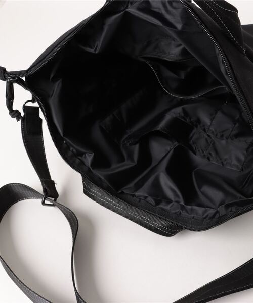 Right-on(ライトオン)の「【AUTHENTIC PRODUCT】HELMET BAG(トートバッグ・メンズ・ブラック/カーキブラウン・ONE SIZE)」の4枚目の写真