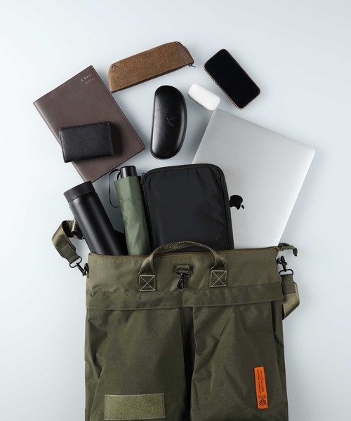 Right-on(ライトオン)の「【AUTHENTIC PRODUCT】HELMET BAG(トートバッグ・メンズ・ブラック/カーキブラウン・ONE SIZE)」の8枚目の写真