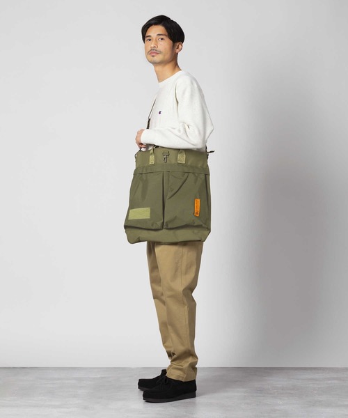 Right-on(ライトオン)の「【AUTHENTIC PRODUCT】HELMET BAG(トートバッグ・メンズ・ブラック/カーキブラウン・ONE SIZE)」の7枚目の写真