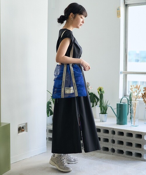 FREAK'S STORE（フリークスストア）の「BROWN THEATRE PRODUCTS × FREAK'S STORE/ブラウン 別注 メッシュフリル シューズバッグ（トートバッグ・レディース・ブルー/ナチュラル/ブラック・ONE SIZE）」の5枚目の写真