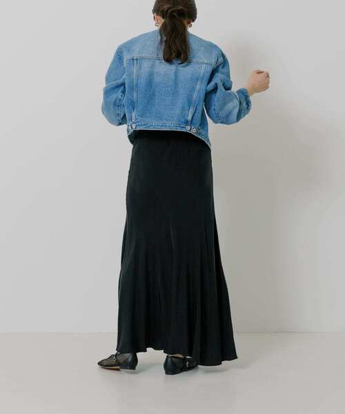 URBAN RESEARCH(アーバンリサーチ)の「『MADE IN JAPAN』 キュプラバイアスフレアスカート(スカート・レディース・ブラック/ベージュ系その他・FREE)」の9枚目の写真