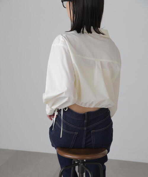 FREE'S MART（フリーズマート）の「◆裾ドロストカッティングショート丈シャツ（シャツ/ブラウス・レディース・ブラック/ブルー/ホワイト・FREE）」の9枚目の写真