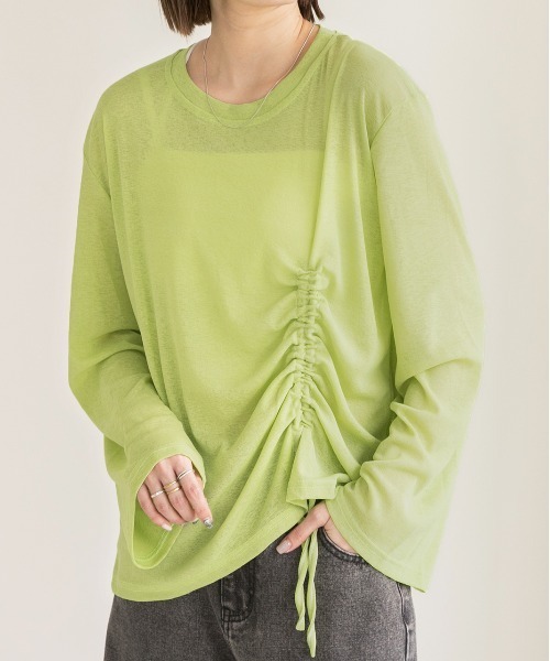 ad thie(アドティエ)の「オーバーサイズ サイドドロストプルオーバー(Tシャツ/カットソー・レディース・オフホワイト/ブラック/パープル/ピンク/グリーン・FREE)」の3枚目の写真