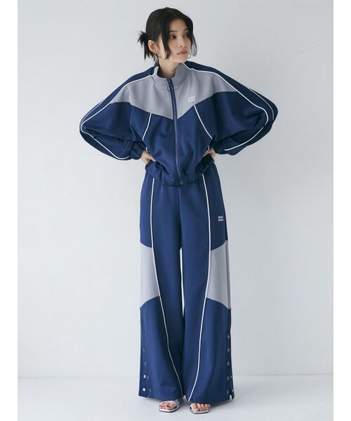 MURUA（ムルーア）の「マルチカラージャージワイドパンツ【トラックパンツ】（その他パンツ・レディース・グレー/ネイビー・FREE）」の4枚目の写真