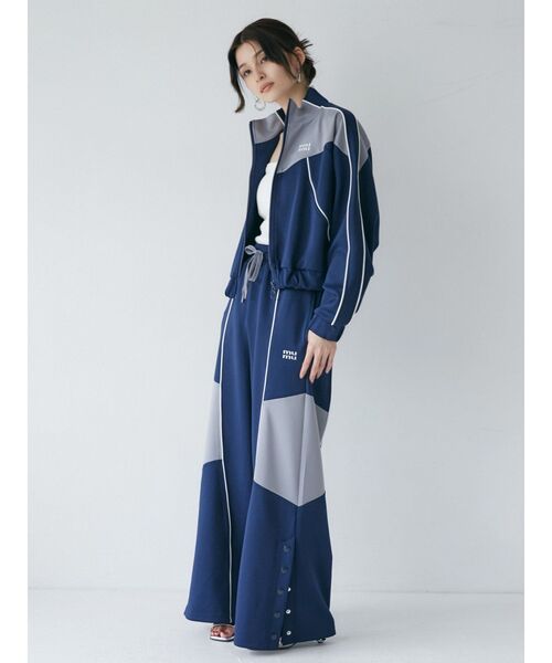 MURUA（ムルーア）の「マルチカラージャージワイドパンツ【トラックパンツ】（その他パンツ・レディース・グレー/ネイビー・FREE）」の5枚目の写真