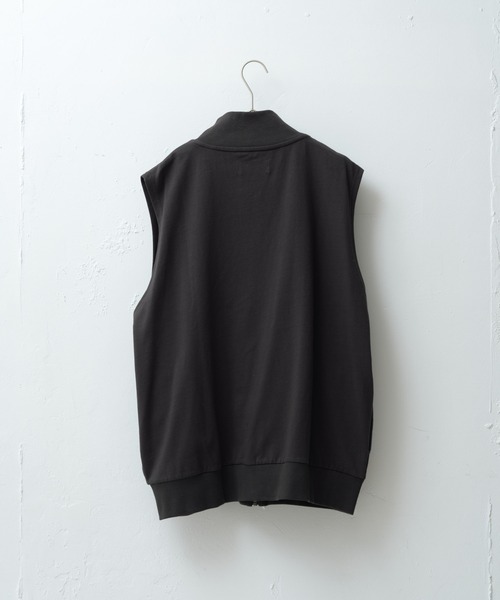 WHIMSIC(ウィムジック)の「【UNISEX/SETUP対応】ヘビーウェイトカットソージップベスト(ベスト・メンズ・チャコールグレー/ブラック・FREE)」の10枚目の写真
