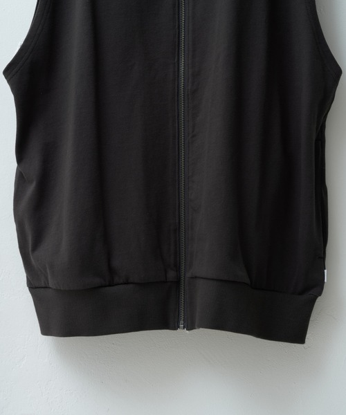 WHIMSIC(ウィムジック)の「【UNISEX/SETUP対応】ヘビーウェイトカットソージップベスト(ベスト・メンズ・チャコールグレー/ブラック・FREE)」の12枚目の写真